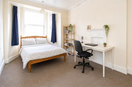 3 bedroom Semi-detached house to let in (3 BED) Derby Grove, Lenton, Nottingham, NG7