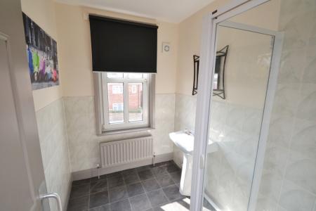 3 bedroom Semi-detached house to let in (3BED) Shrewsbury Road, Nottingham, NG2