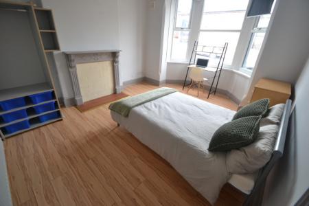 4 bedroom Semi-detached house to let in (4BED) Shrewsbury Road, Nottingham, NG2