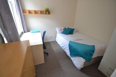 4 bedroom Detached house to let in (4 bed) Lenton Boulevard, Lenton, Nottingham, NG7