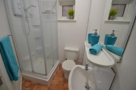 4 bedroom Detached house to let in (4 bed) Lenton Boulevard, Lenton, Nottingham, NG7