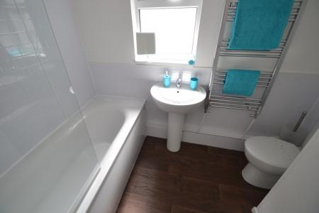 4 bedroom Detached house to let in (4 bed) Lenton Boulevard, Lenton, Nottingham, NG7
