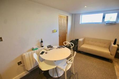 2 bedroom Flat to let in Church Gate, kegworth, Kegworth, DE74