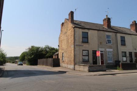 3 bedroom End of terrace house for sale in Hallam Fields Road, Ilkeston, DE7