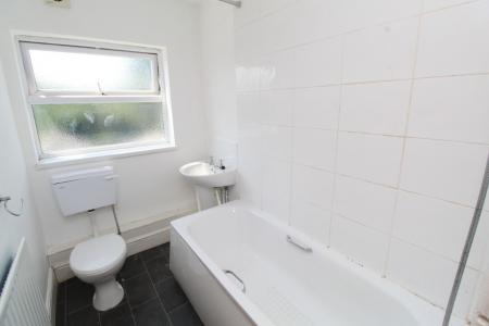 3 bedroom End of terrace house for sale in Hallam Fields Road, Ilkeston, DE7
