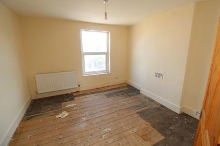 3 bedroom End of terrace house for sale in Hallam Fields Road, Ilkeston, DE7