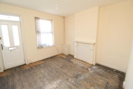 3 bedroom End of terrace house for sale in Hallam Fields Road, Ilkeston, DE7