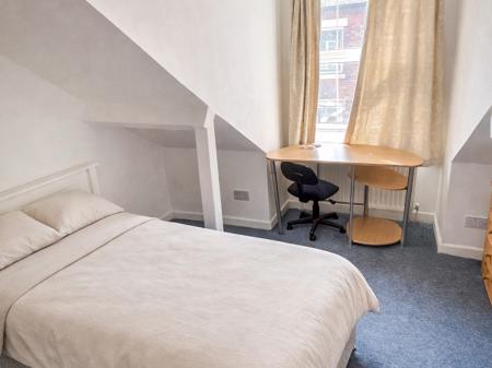 4 bedroom Terraced House for sale in Mettham Street, Lenton, NG7