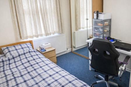4 bedroom Terraced House for sale in Mettham Street, Lenton, NG7