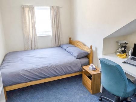 4 bedroom Terraced House for sale in Mettham Street, Lenton, NG7