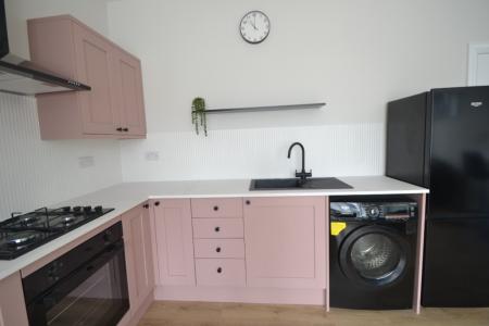 2 bedroom Flat to let in Musters Road, West Bridgford, NG2