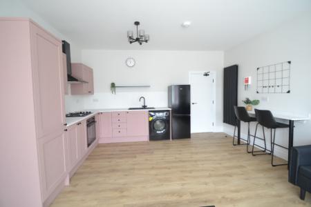 2 bedroom Flat to let in Musters Road, West Bridgford, NG2
