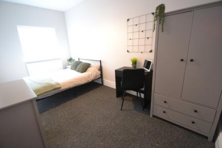 2 bedroom Flat to let in Musters Road, West Bridgford, NG2