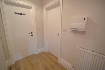 2 bedroom Flat to let in Musters Road, West Bridgford, NG2
