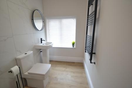 2 bedroom Flat to let in Musters Road, West Bridgford, NG2
