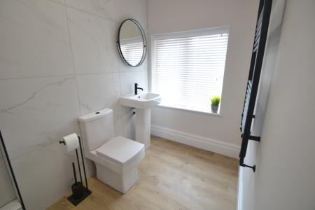 2 bedroom Flat to let in Musters Road, West Bridgford, NG2