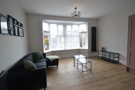 2 bedroom Flat to let in Musters Road, West Bridgford, NG2
