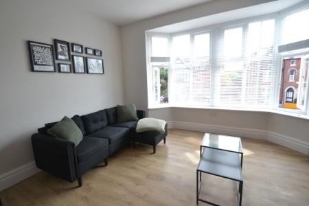 2 bedroom Flat to let in Musters Road, West Bridgford, NG2