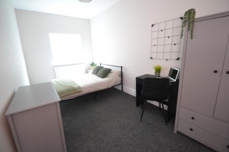 2 bedroom Flat to let in Musters Road, West Bridgford, NG2