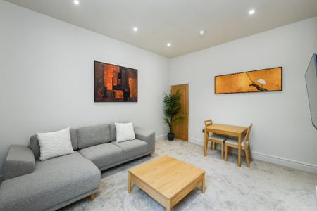 2 bedroom Flat to let in Clarendon Street, City Centre, Nottingham, NG1