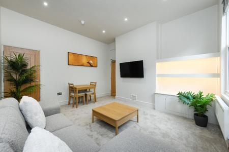 2 bedroom Flat to let in Clarendon Street, City Centre, Nottingham, NG1