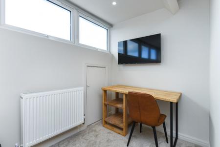 2 bedroom Flat to let in Clarendon Street, City Centre, Nottingham, NG1