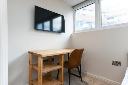 2 bedroom Flat to let in Clarendon Street, City Centre, Nottingham, NG1