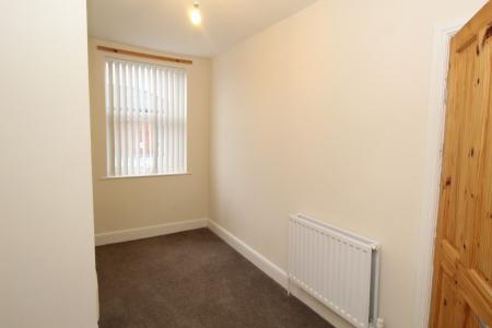 3 bedroom Terraced House to let in Essex Street, Ilkeston, DE7