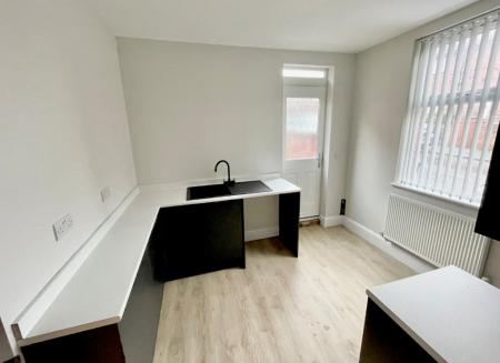 2 bedroom Terraced House to let in Brushfield Street, Nottingham, NG7