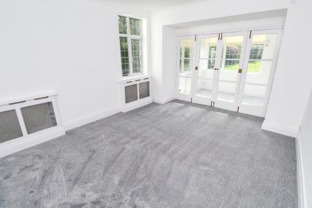 4 bedroom Detached house to let in Middleton Crescent, Beeston, NG9