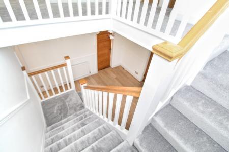 4 bedroom Detached house to let in Middleton Crescent, Beeston, NG9
