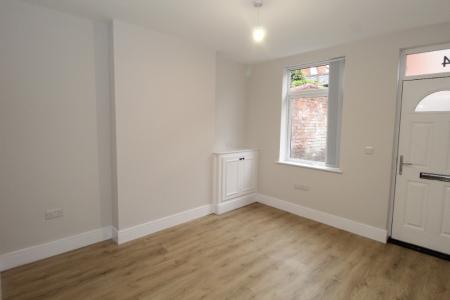 2 bedroom Flat to let in Bramcote Street, Radford, Nottingham, NG7