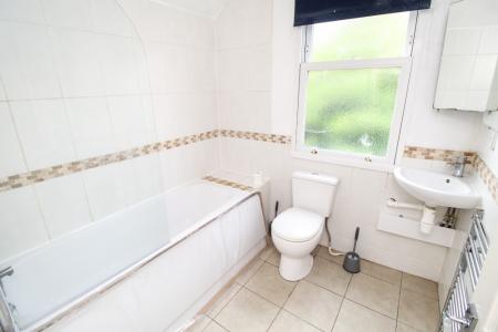 4 bedroom Terraced House for sale in Dunkirk Road, Dunkirk, Nottingham, NG7