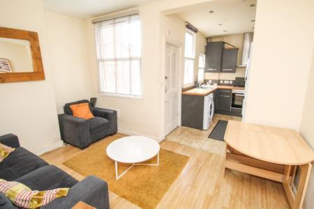 4 bedroom Terraced House for sale in Dunkirk Road, Dunkirk, Nottingham, NG7