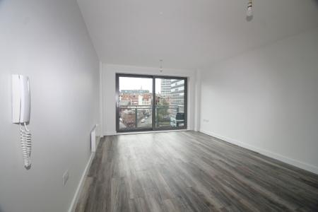 2 bedroom Flat for sale in The Metis