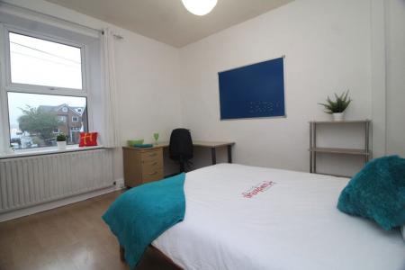 4 bedroom Property to let in Stannnington View Road, S10