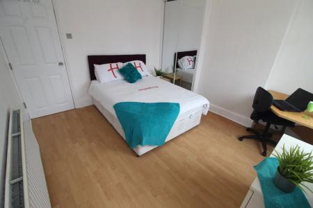 4 bedroom Property to let in Stannnington View Road, S10