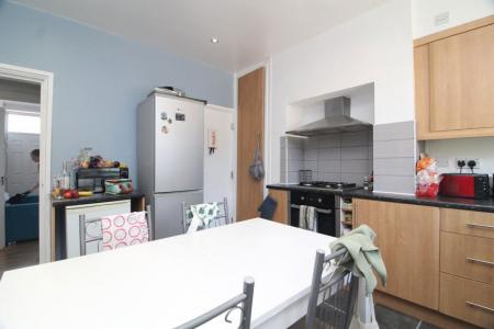 4 bedroom Property to let in Blakeney Road, S10