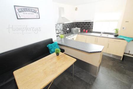 5 bedroom Property to let in Glossop Road, S10 2GZ