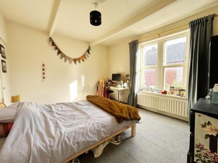 3 bedroom Property to let in Grosvenor Square, S2 4NS