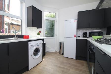 1 bedroom Property to let in Staniforth Road, S9 3FW