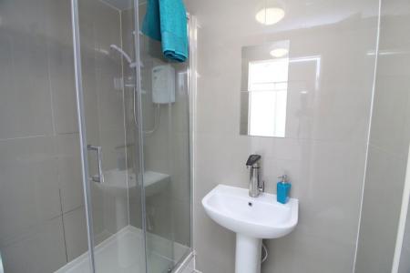 1 bedroom Property to let in Infirmary Road, S6 3DH