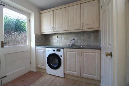 4 bedroom Property to let in Sandygate Grange Drive, S10 5NW