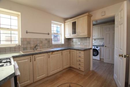 4 bedroom Property to let in Sandygate Grange Drive, S10 5NW