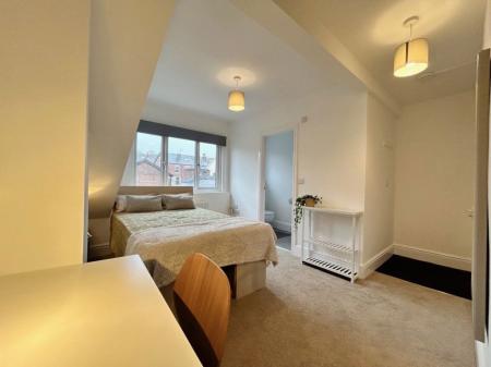 1 bedroom Property to let in Sharrowvale Road, S11