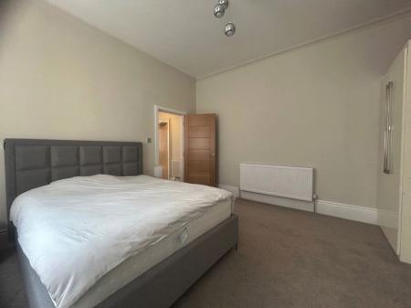 1 bedroom Property to let in Bank Street
