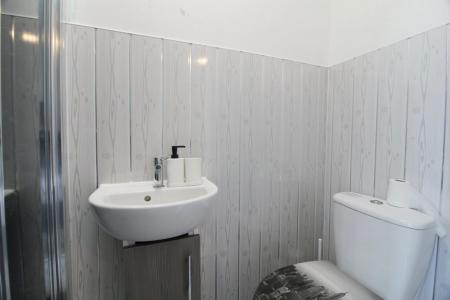 1 bedroom Property to let in Fox Street, S3 9HE