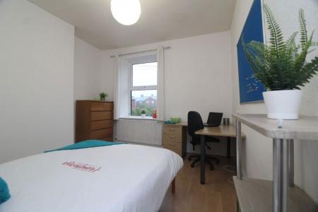 4 bedroom Property to let in Stannington View Road, S10