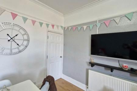 4 bedroom Property to let in Stannington View Road, S10