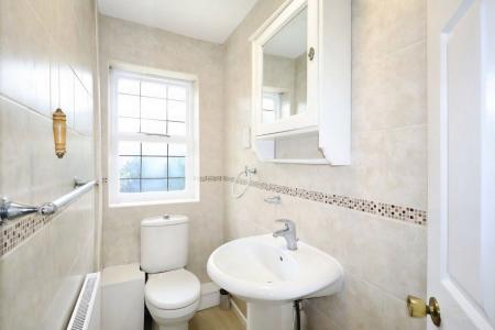 4 bedroom Property to let in Sandygate Grange Drive, S10 5NW